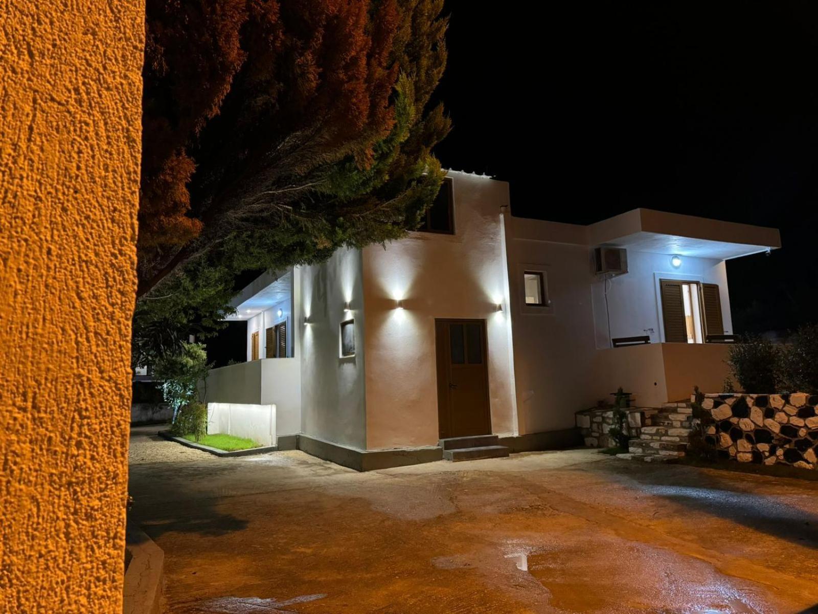 Golden Apartment Ksamil
